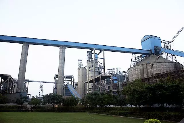 CW Research: Global cement demand to contract by 2.7% in 2015